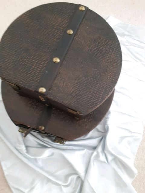 french style hat boxes